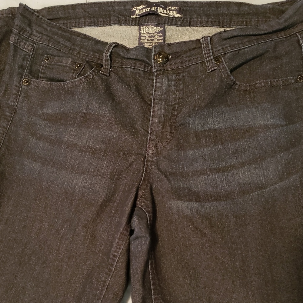 LAST CHANCE! Lightly distressed Torrid jeans